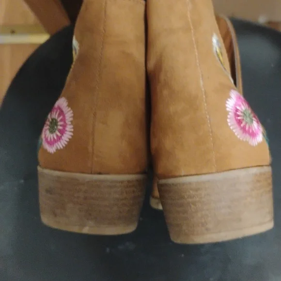 Indigo Brown Ankle Boots with Floral Embroidery - Picture 8 of 9